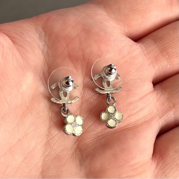 CHANEL B13-K Classic CC Camellia Drop Earrings - Picture 3 of 4